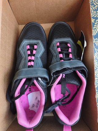 Zapatillas ciclismo Mitical mujer negras y rosas