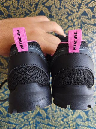 Zapatillas ciclismo Mitical mujer negras y rosas