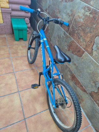 Bicicleta infantil Btwin azul