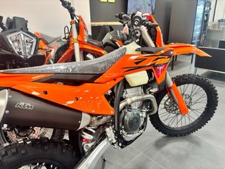 KTM Enduro Moto Naranja
