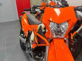 KTM Enduro Moto Naranja