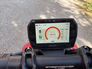 Ducati Streetfighter V2S