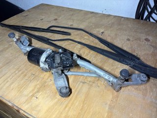 Motor y mecanismo limpiaparabrisas