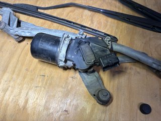 Motor y mecanismo limpiaparabrisas
