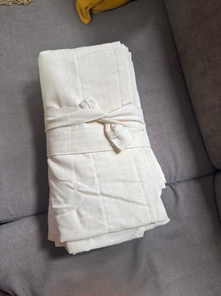 Cortinas beige de tela.  Modelo LENDA