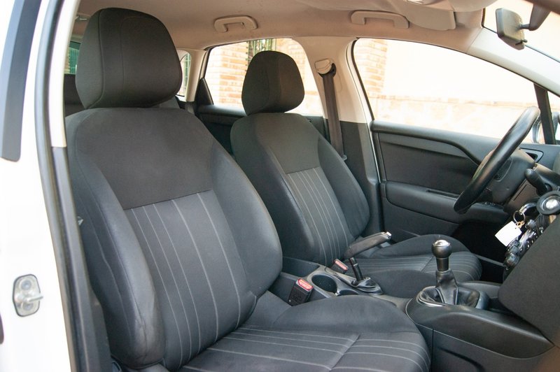 Citroën C4 1.2 PureTech Live Edition 2016, foto 13