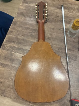 Laúd antiguo de cuerdas