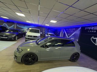 Volkswagen Golf R 2.0 TSI 300cv BMT 4Motion DSG