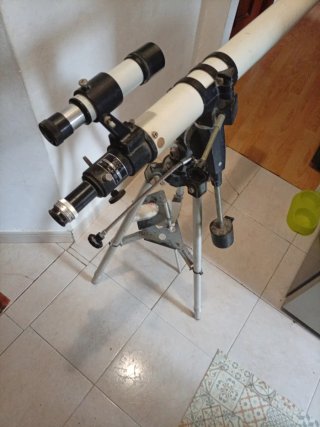 Telescopio Grande con Trípode
