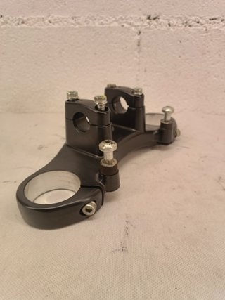 Tija Monster 695 400 Ducati inferior direccion