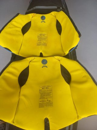 Confezione di 2 giubbotti per moto d'acqua/wakeboard taglia S