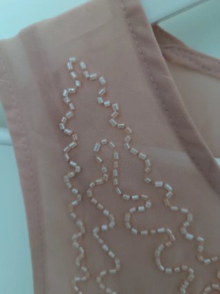 Vestido con pedrería a estrenar