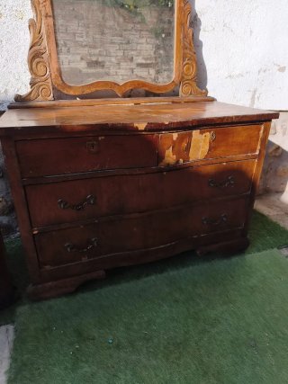 Cómoda, espejo y mesilla antigua madera