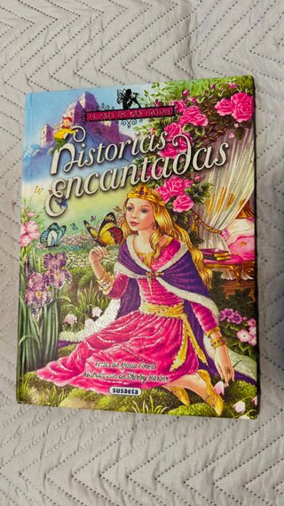 Dos libros de cuentos infantiles