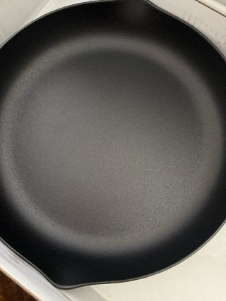 Sartén Hierro Fundido  28 cm