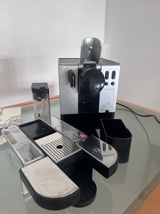 Cafetera Nespresso DeLonghi Latissima