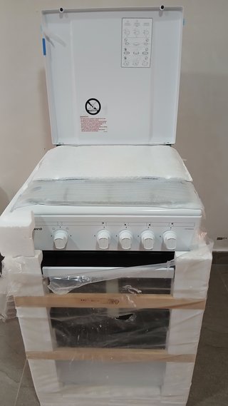 Cocina Corberó 4 fuegos + horno NUEVA