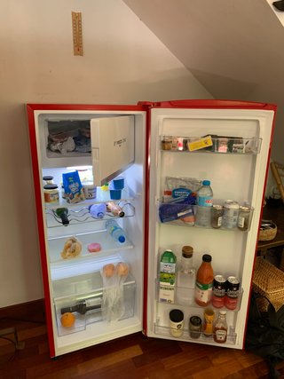 Nevera Hisense Roja (en venta antes del 27 agosto)