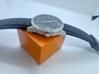 Reloj Guess Perry W0991G1 Hombre