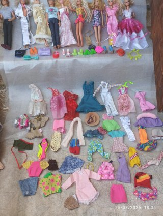 Conjunto di Abbigliamento e Accessori per Bambole Barbie