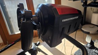 simulatore guida Thrustmaster Ferrari SF1000