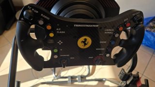 simulatore guida Thrustmaster Ferrari SF1000