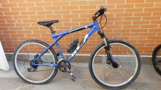 Bicicleta GT Azul