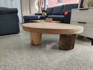 Mesa de madera tropical
