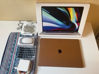 MacBook Pro 16 2019 i9 / 64GB RAM / 2TB SSD