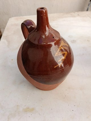 Botijo de trampa y 2 jarras