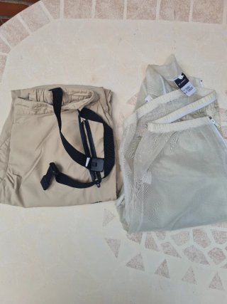 Pantalón hombre y chubasquero
