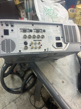 Proyector Mitsubishi OL-XL30SZ