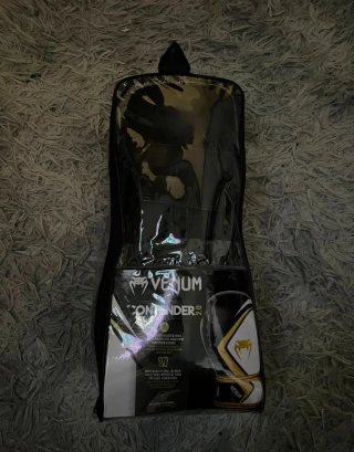Guantes de Boxeo Venum Negros.  12 ONZAS.