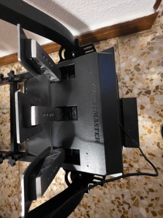 Cockpit Acero + Volante Thrustmaster tgt 2