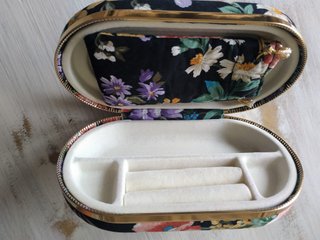 Joyero de viaje floral
