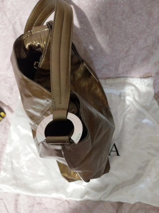 Bolso Furla charol Dorado