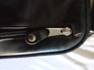 Bolso Cuero Genuino Mano y Hombro Negro