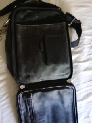 Bolso Cuero Genuino Mano y Hombro Negro
