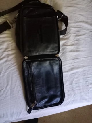 Bolso Cuero Genuino Mano y Hombro Negro