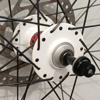 Llanta delantera 26"