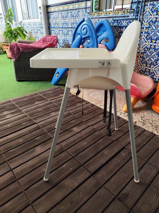 Trona IKEA blanca