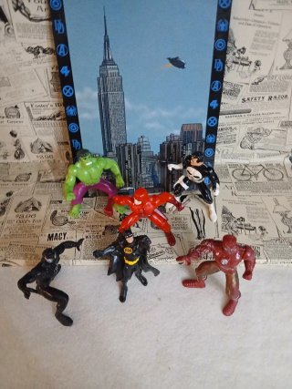 REBAJADO.Lote Figuras PVC Marvel y DC