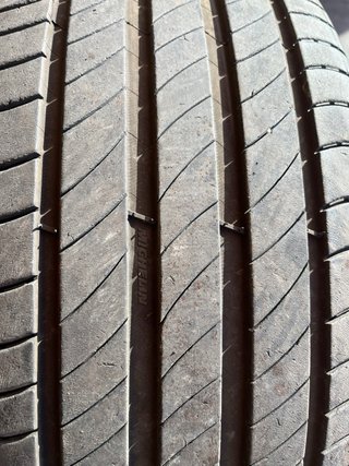 Neumático 225/55R18