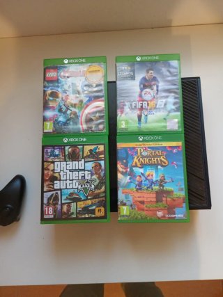 Xbox One Nera + Giochi