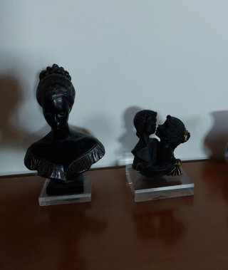 Figuras decorativas negras