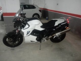 BMW F800R Blanca y Negra