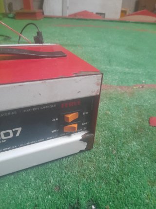 Cargador de Baterías Ferve F-807