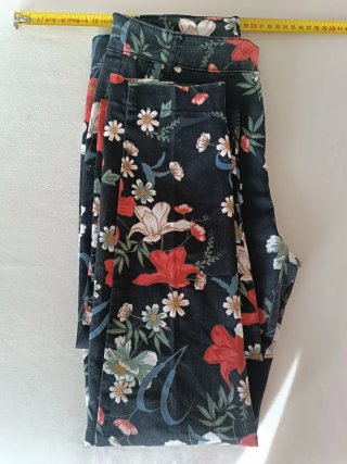Pantaloni elasticizzati floreali