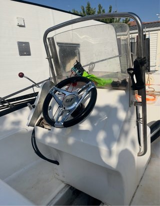 Barco titulín con motor 2t y remolque
