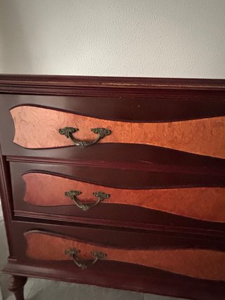 Cómoda clásica de madera
